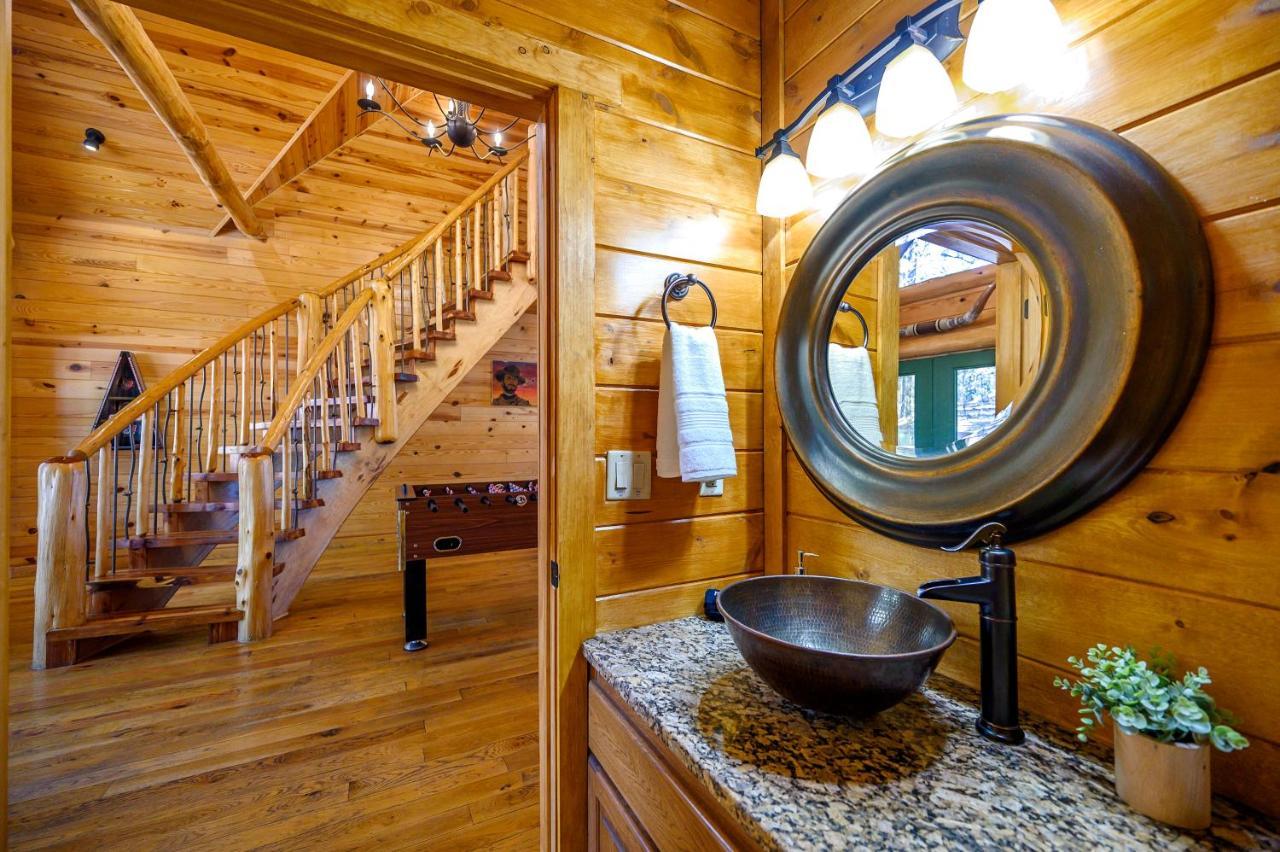 بروكن بو The Eastwood Spacious Retreat With 4 King En-Suites - Hot Tub - Pet-Friendly - Cozy Fire Pit - Prime Location - Multi-Family المظهر الخارجي الصورة