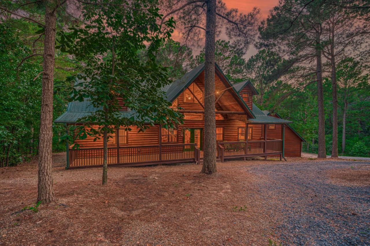 بروكن بو The Eastwood Spacious Retreat With 4 King En-Suites - Hot Tub - Pet-Friendly - Cozy Fire Pit - Prime Location - Multi-Family المظهر الخارجي الصورة