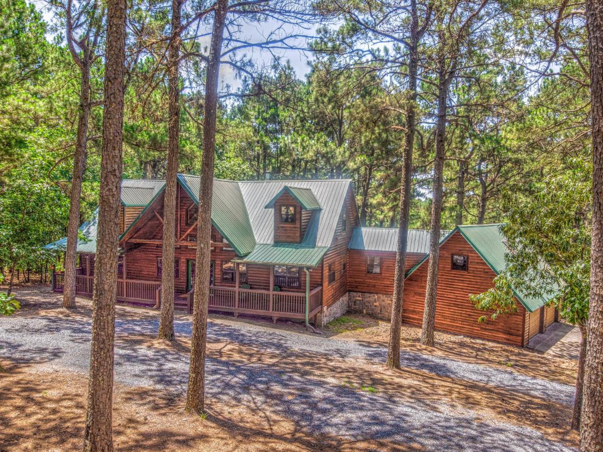 بروكن بو The Eastwood Spacious Retreat With 4 King En-Suites - Hot Tub - Pet-Friendly - Cozy Fire Pit - Prime Location - Multi-Family المظهر الخارجي الصورة