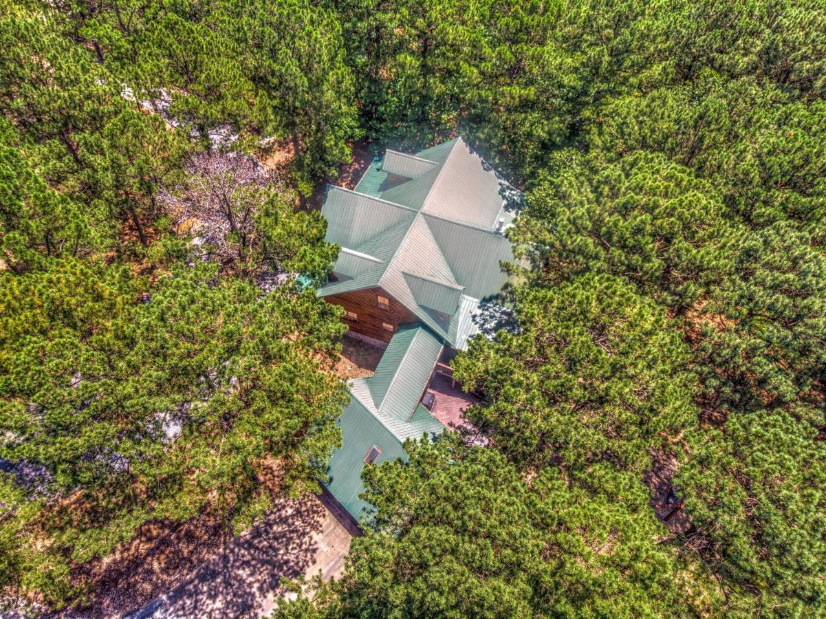 بروكن بو The Eastwood Spacious Retreat With 4 King En-Suites - Hot Tub - Pet-Friendly - Cozy Fire Pit - Prime Location - Multi-Family المظهر الخارجي الصورة