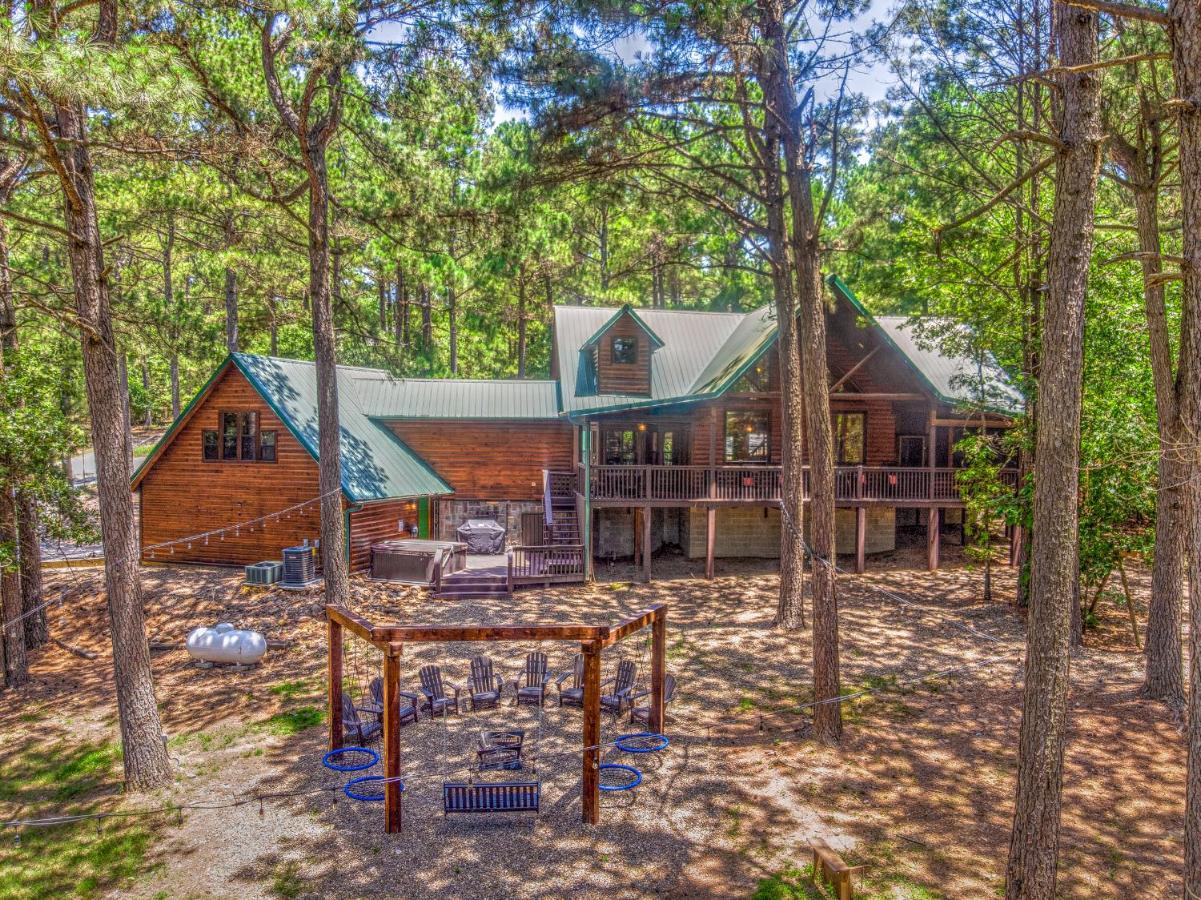 بروكن بو The Eastwood Spacious Retreat With 4 King En-Suites - Hot Tub - Pet-Friendly - Cozy Fire Pit - Prime Location - Multi-Family المظهر الخارجي الصورة