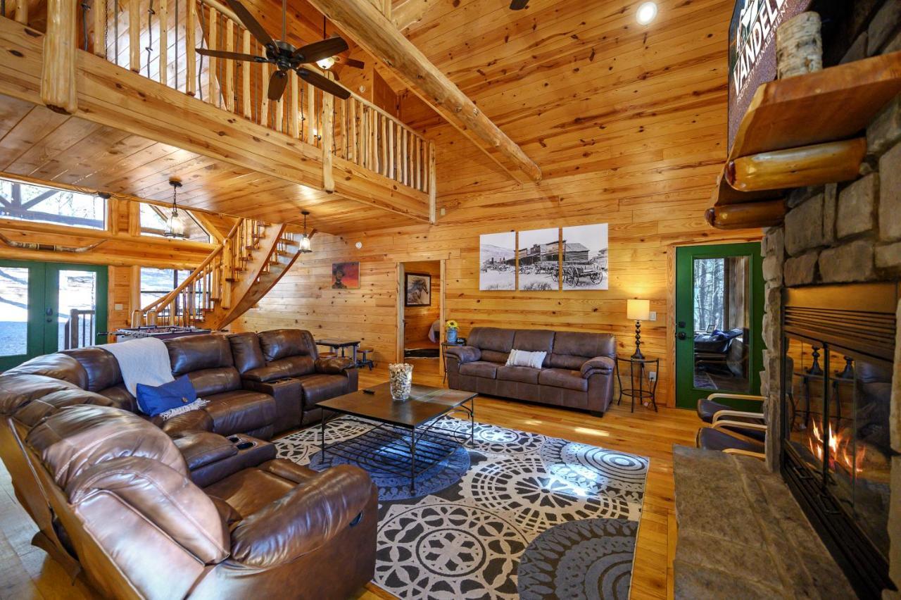 بروكن بو The Eastwood Spacious Retreat With 4 King En-Suites - Hot Tub - Pet-Friendly - Cozy Fire Pit - Prime Location - Multi-Family المظهر الخارجي الصورة
