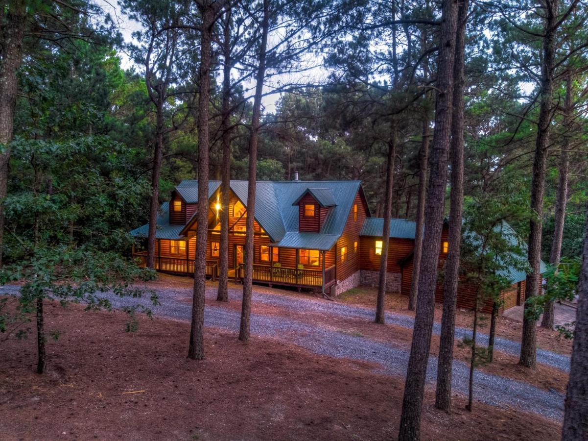 بروكن بو The Eastwood Spacious Retreat With 4 King En-Suites - Hot Tub - Pet-Friendly - Cozy Fire Pit - Prime Location - Multi-Family المظهر الخارجي الصورة